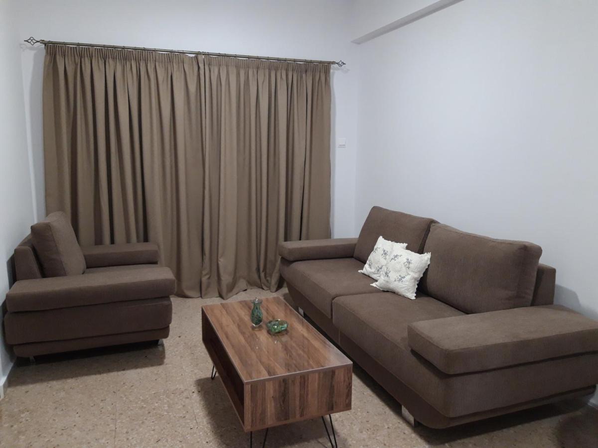 Costas Two-bedroom Ground Floor Appartement *